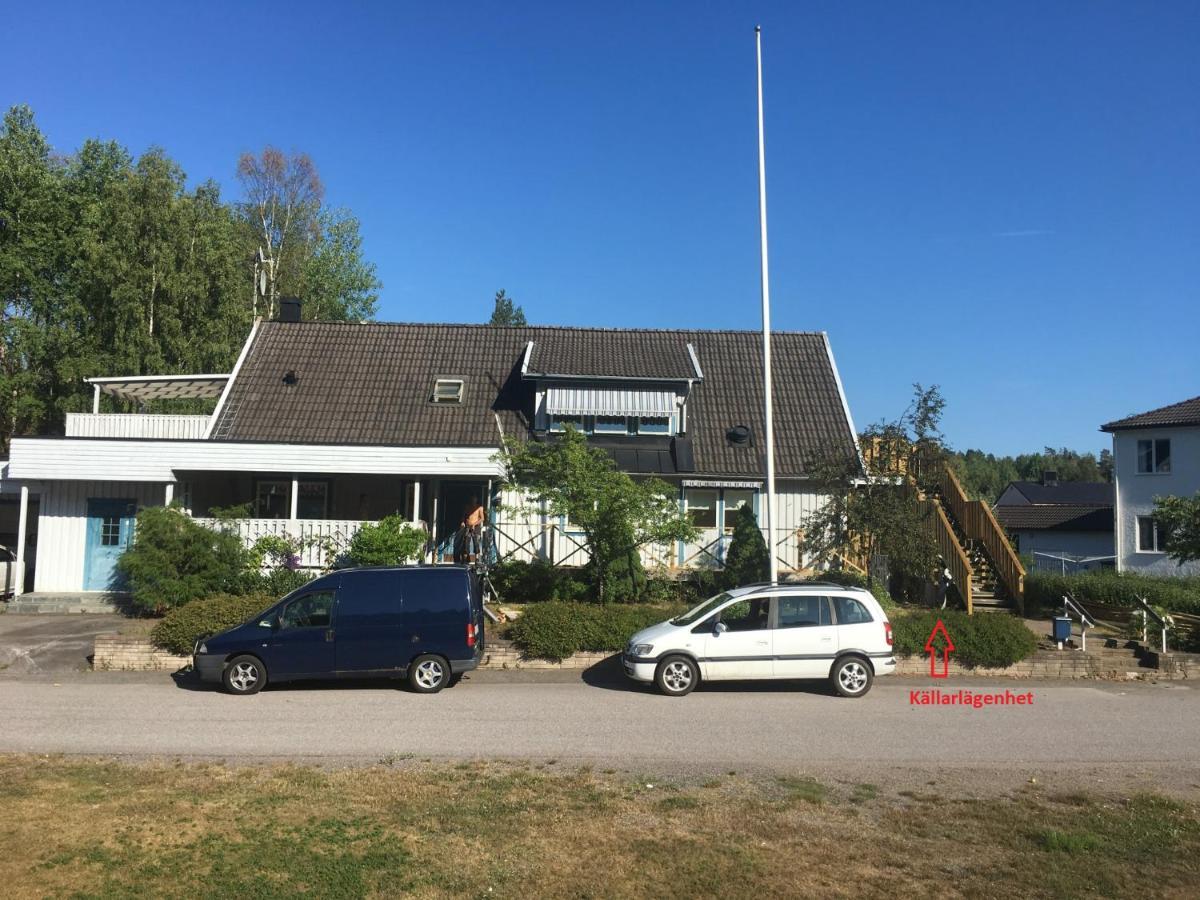 Kaellarlaegenhet Centrumvaegen Gusum Exterior photo